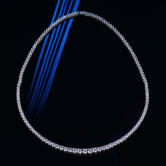 40-point three-claw gradient morganite necklace for women, pure silver, luxury and niche design, small cluster setting with diamonds, ultra-bright, collar chain for formal events, accessory