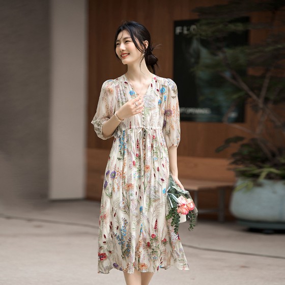Fashionable and sexy trend-style silk dress